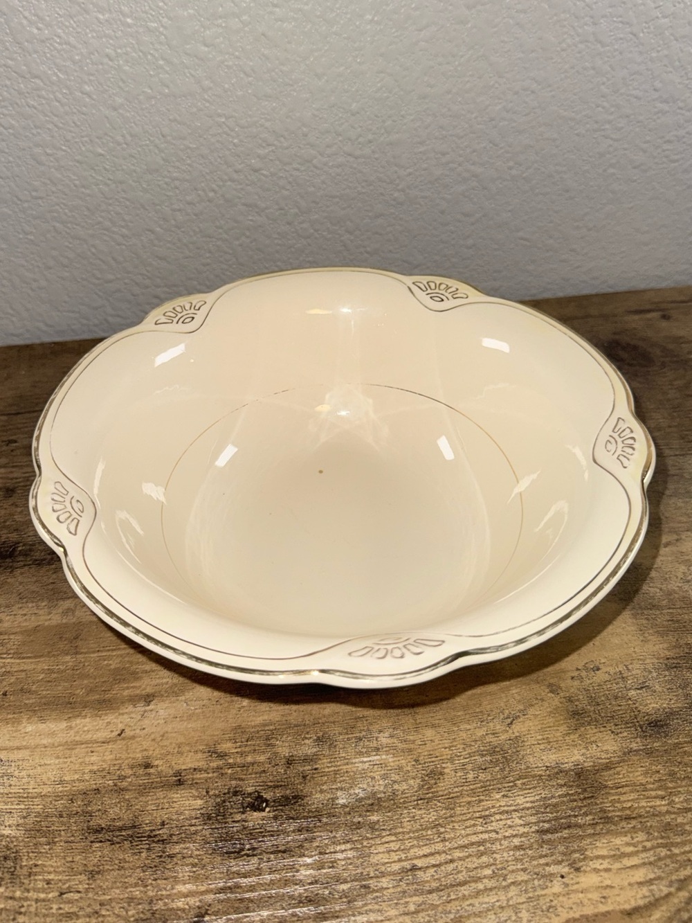 Vintage Homer Laughlin Cream Gold Scalloped Serving Bowl USA C43N6 - Picture 6 of 10